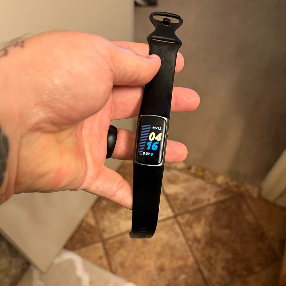 Fitbit Charge 5 Advanced Fitness+ Health Tracker includes 6 Month Premium Trial